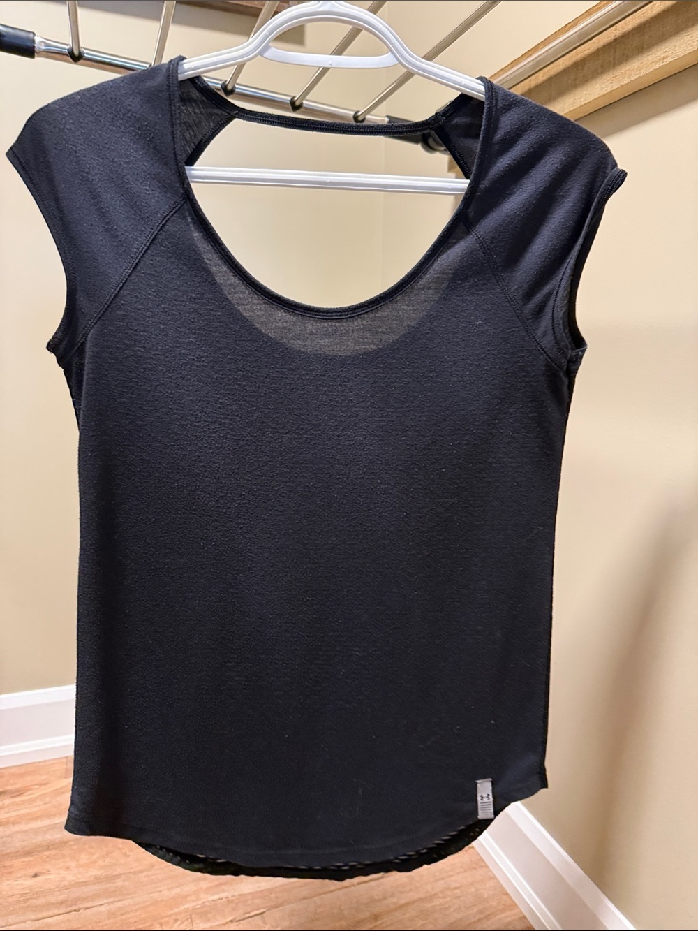 Under Armour Black Cap-Sleeve Open-Back Performance Tee